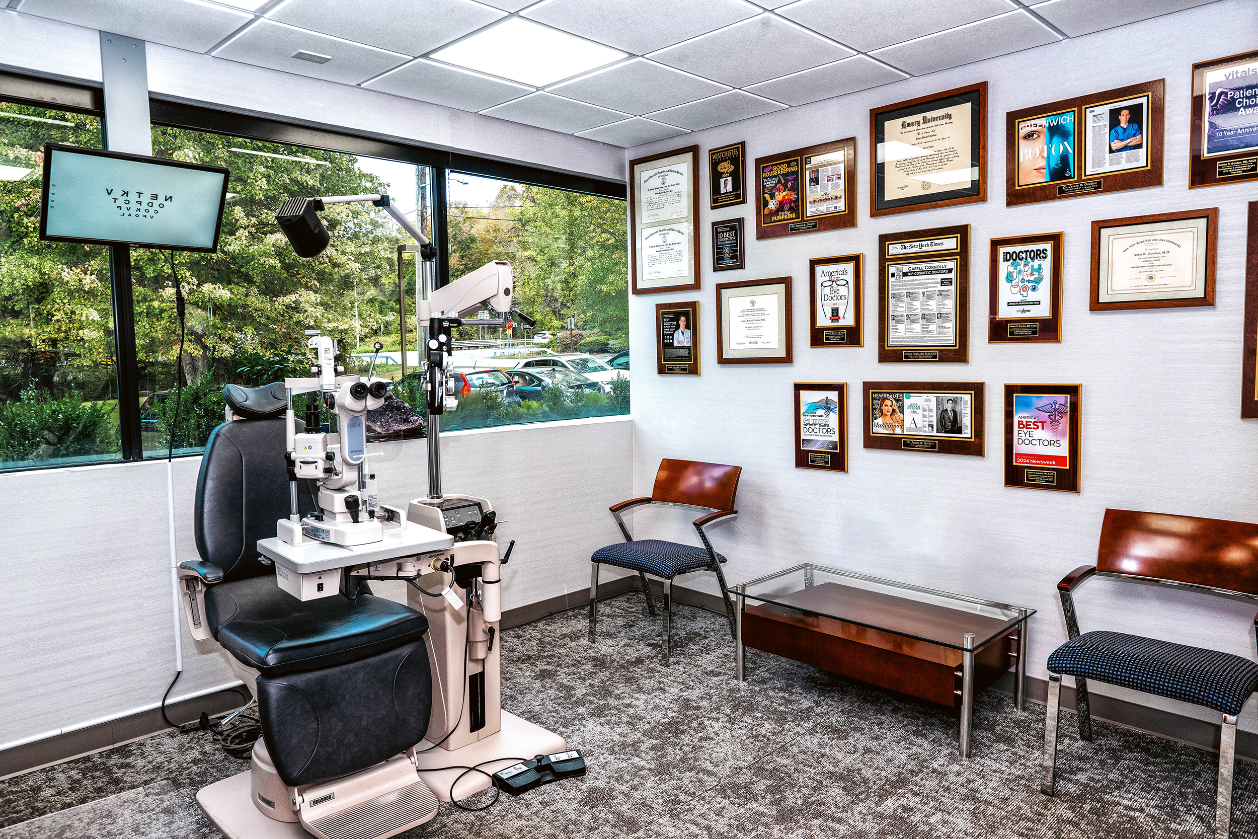 Gordon Eye and Face office interior 3